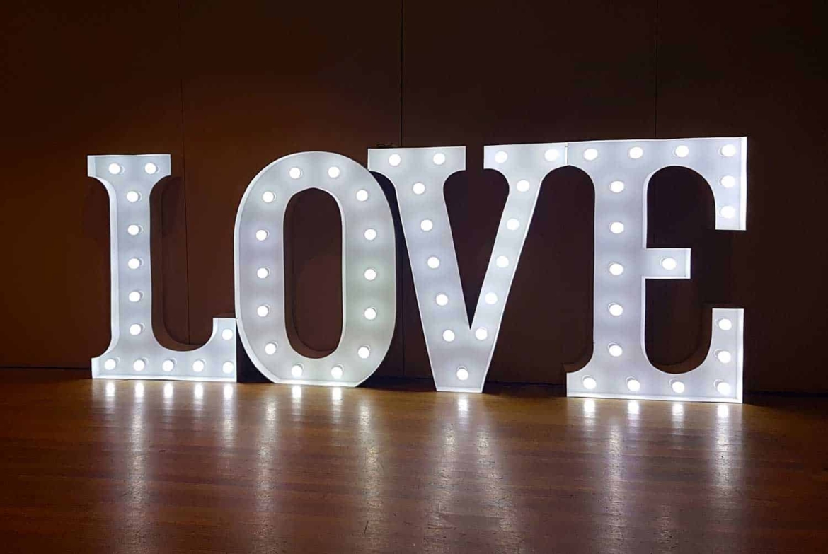 Light-up-love-letters-at-Hillarys-Yacht-Club.jpg