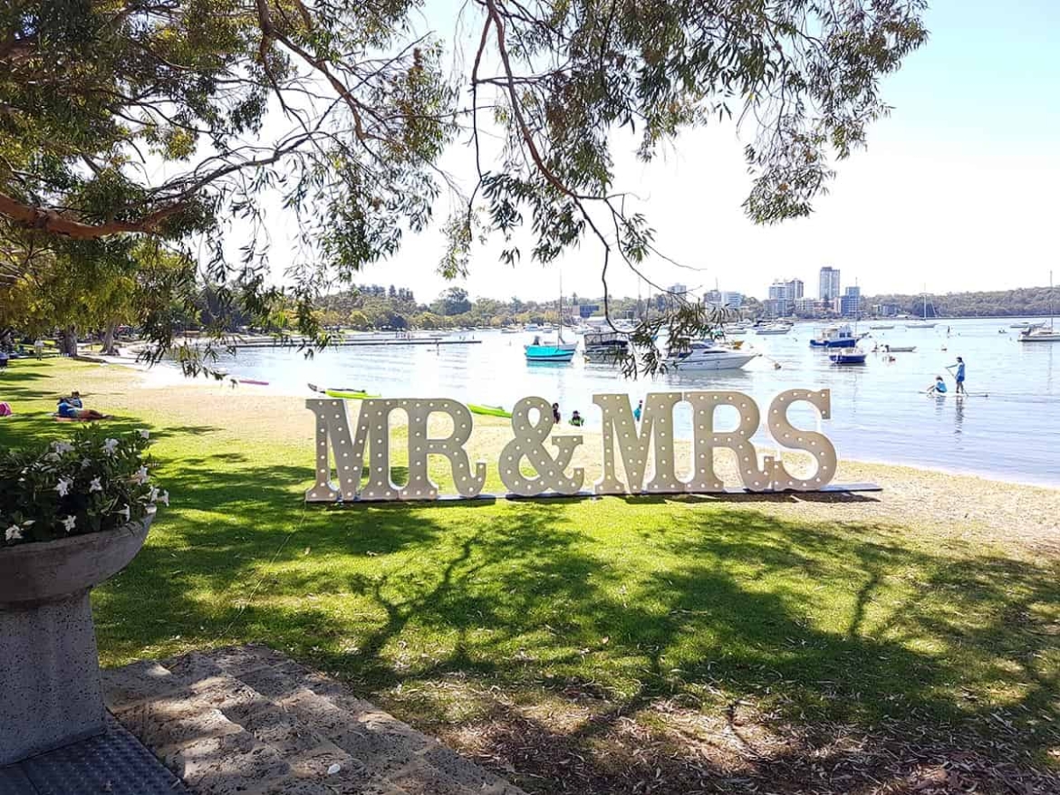 MR-MRS-classic-white-Matilda-Bay.jpg