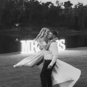 Mr & Mrs (all styles)