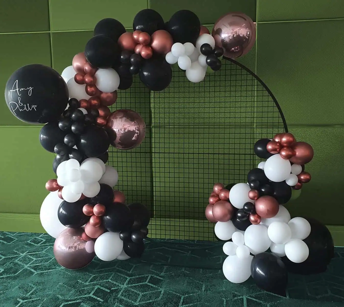 Circular-balloon-garland-black-white-pink.jpg