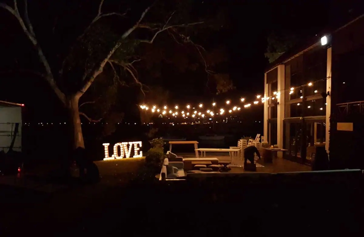 Giant-light-up-love-letters-in-Perth.jpg