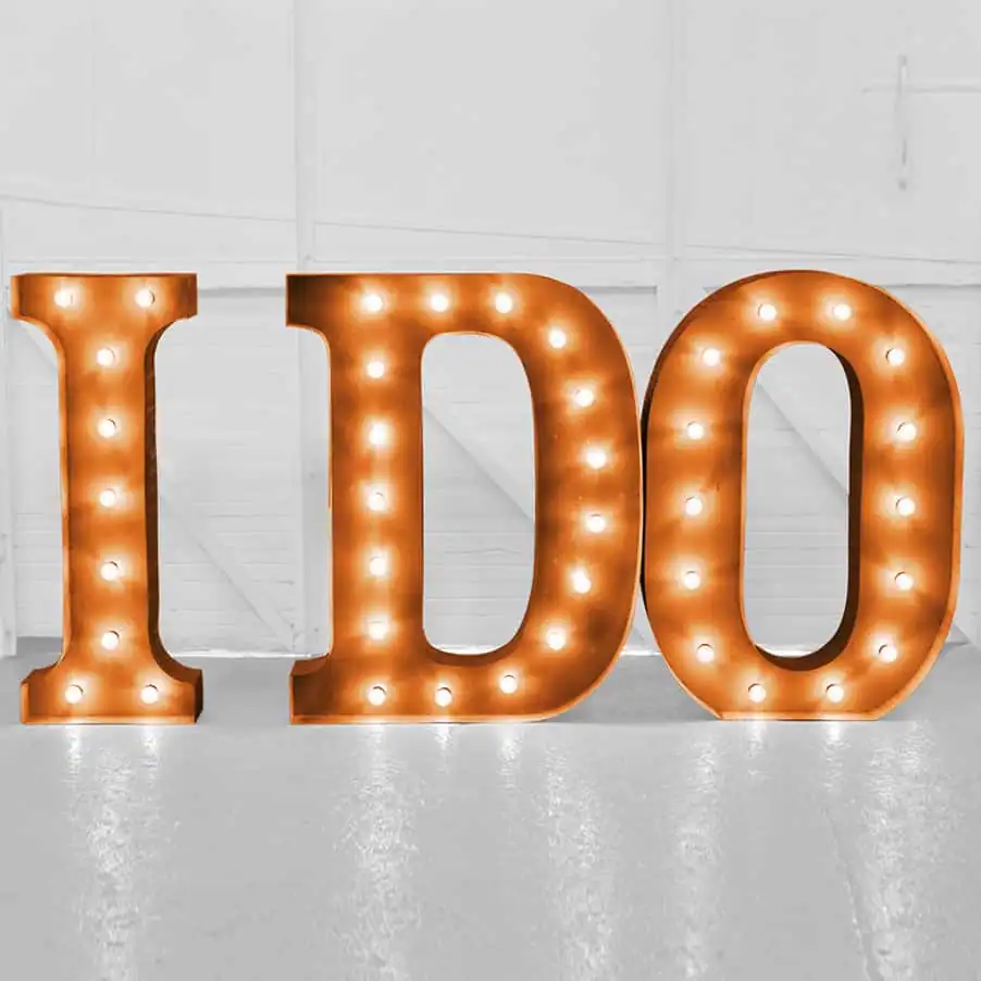 I-DO-light-up-letters-gold.webp