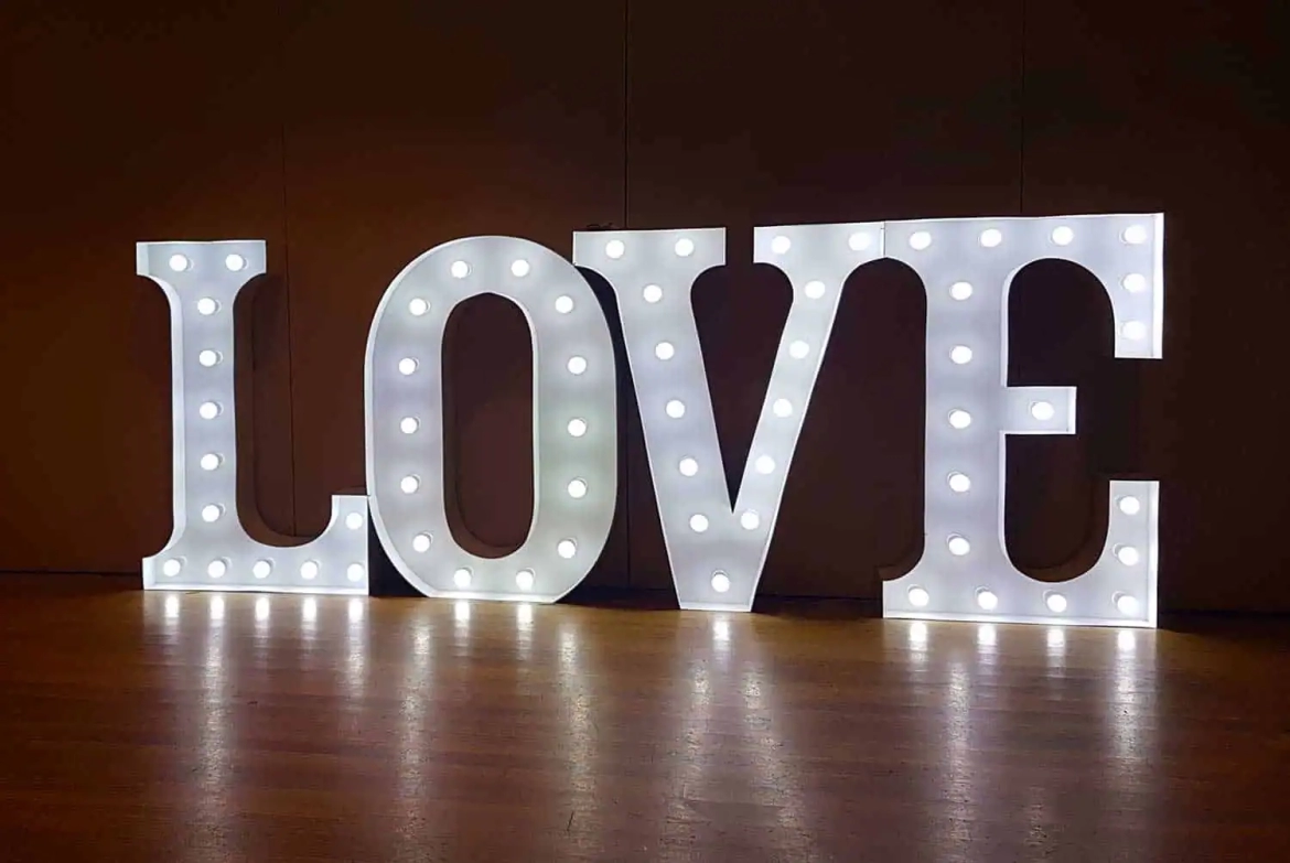 Light-up-love-letters-at-Hillarys-Yacht-Club.webp