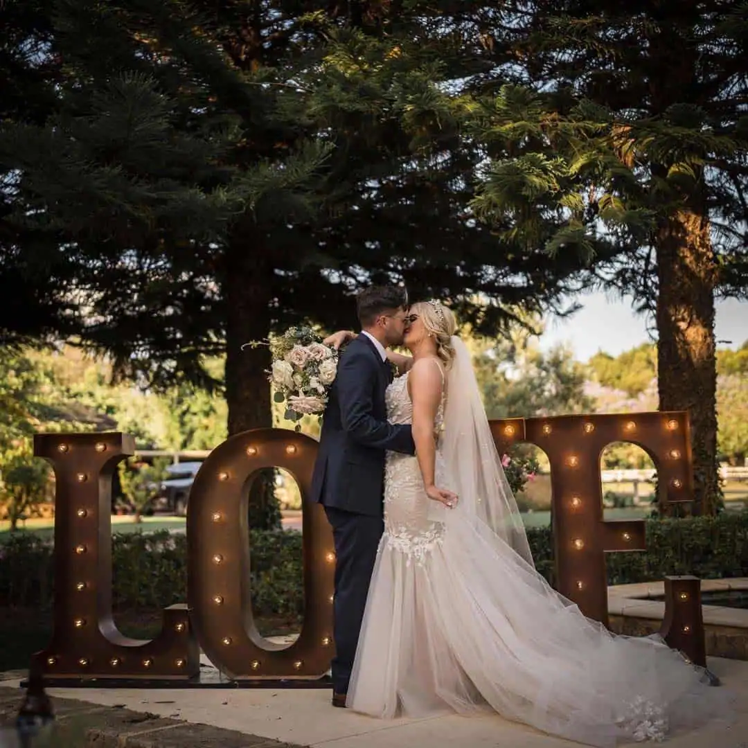 Love-couple-web.webp