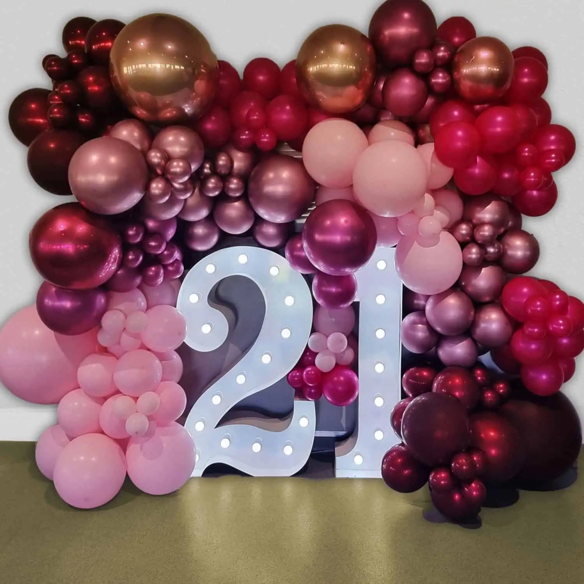 Pink-balloon-garland.webp